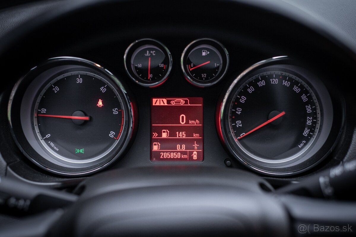 Opel Insignia ST 96kW - 14