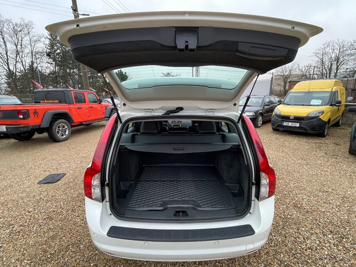 Volvo V50, 1.6D 80kWKŮŽEVÝHŘEVHANDSFRE - 14