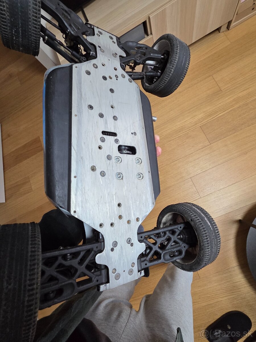 Xray XB8 2023 - 14