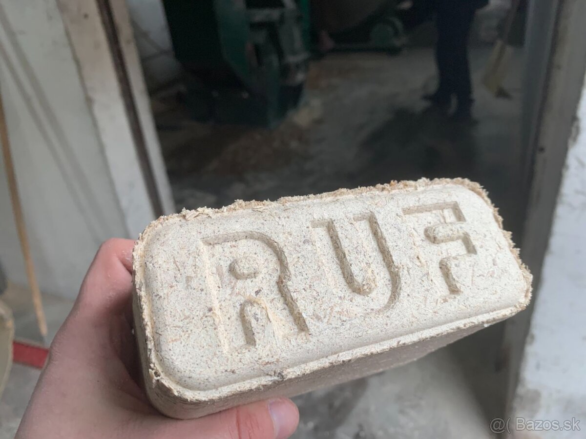 Brikety Rašelina Drevo buk dub Uhlie smrek - 14