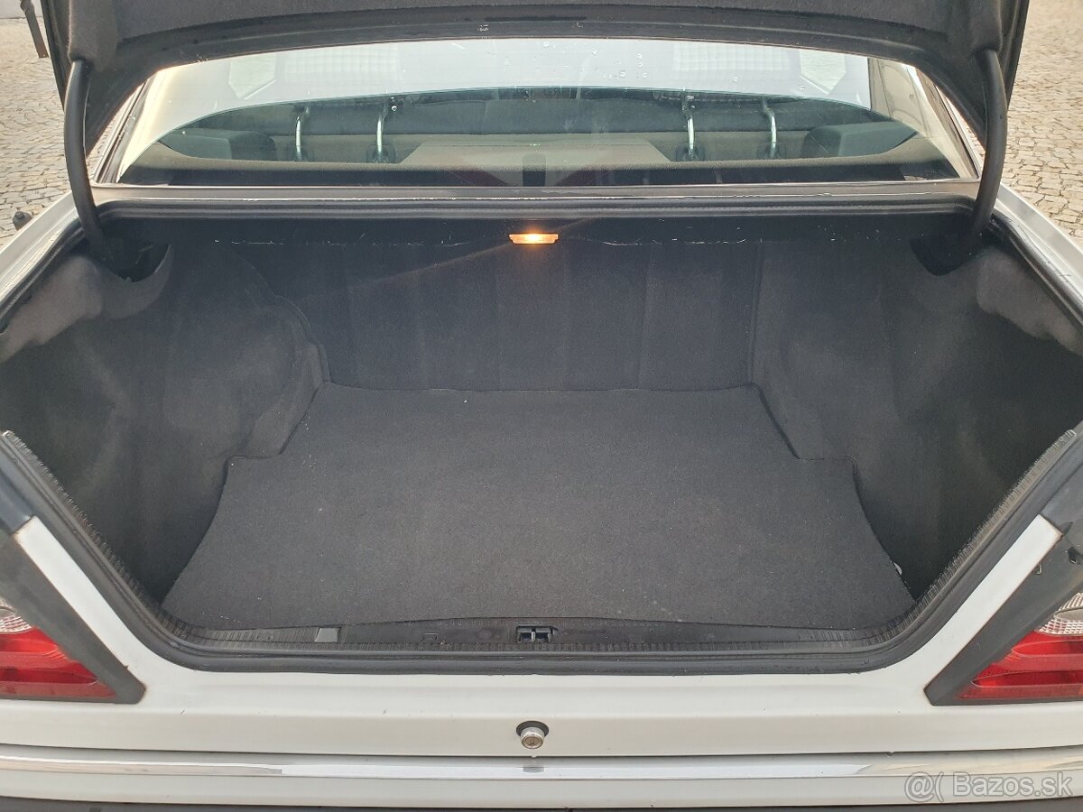 Mercedes W124 200E - 14