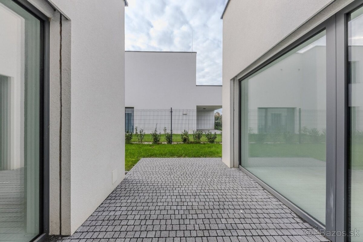 NA PREDAJ - nový, nezariadený 2-izbový byt so záhradou - Hru - 14