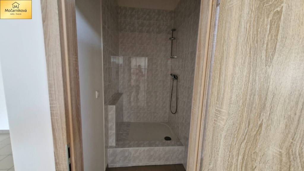 Komerčné priestory na prenájom 200m2 Dvory Púchov. - 14