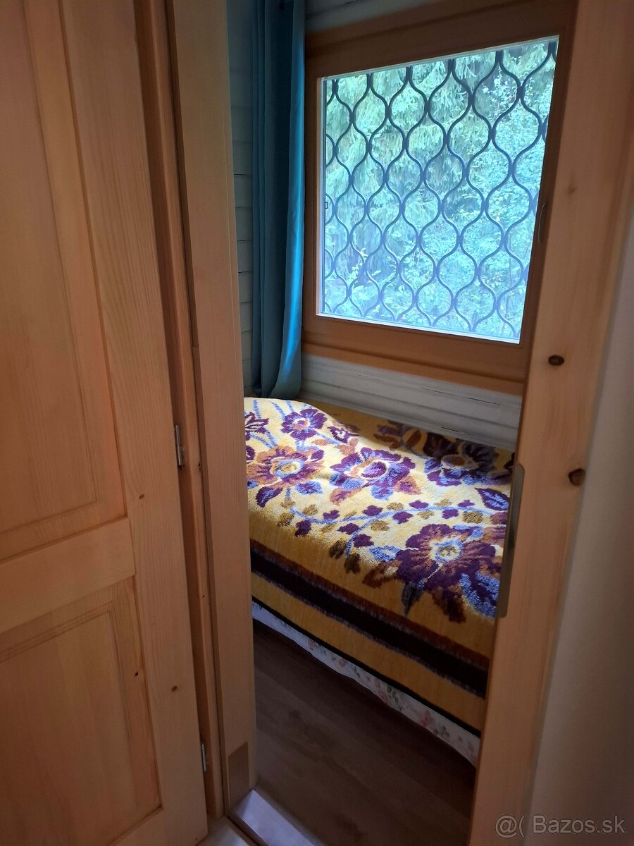 Predáme 5,5 izb. chatu so saunou pri lese nad PN - 14