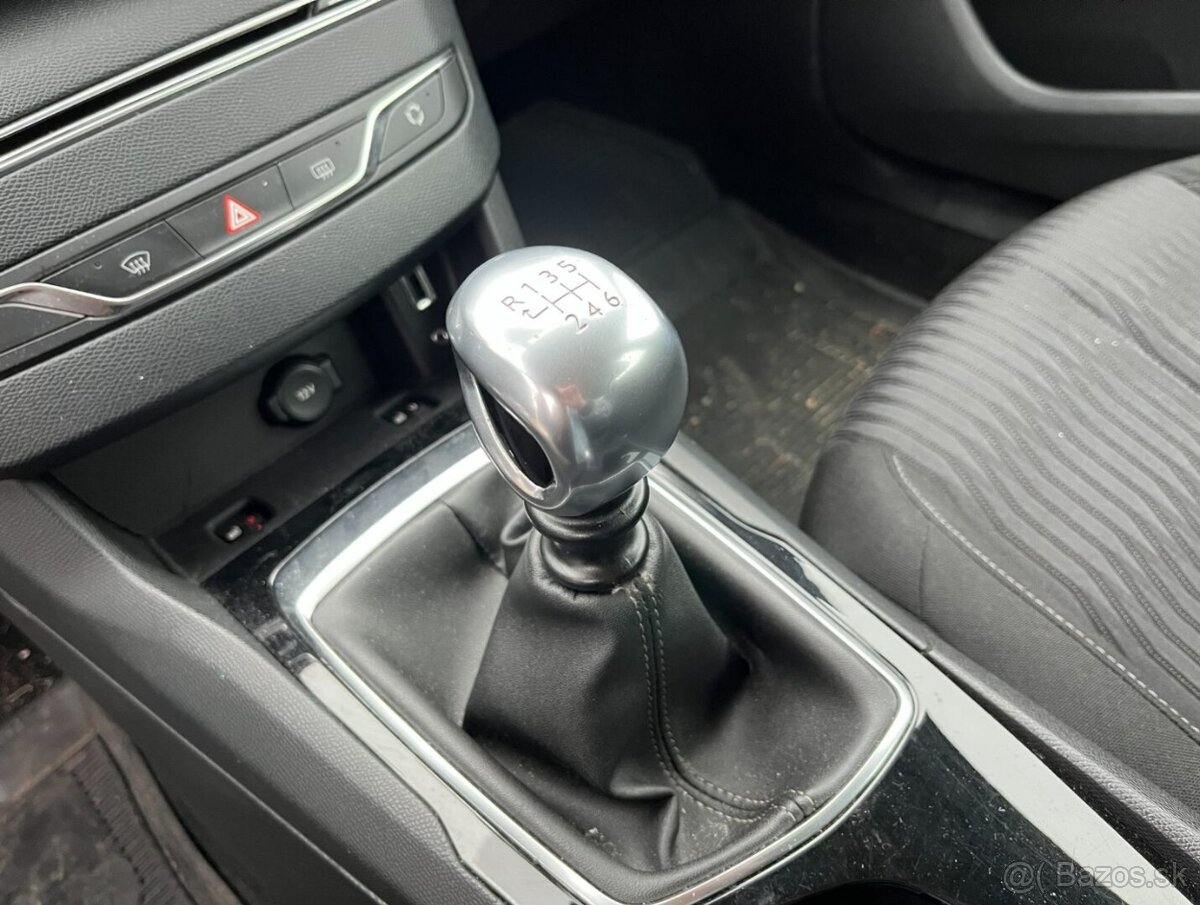 Peugeot 308 1.2 - 14