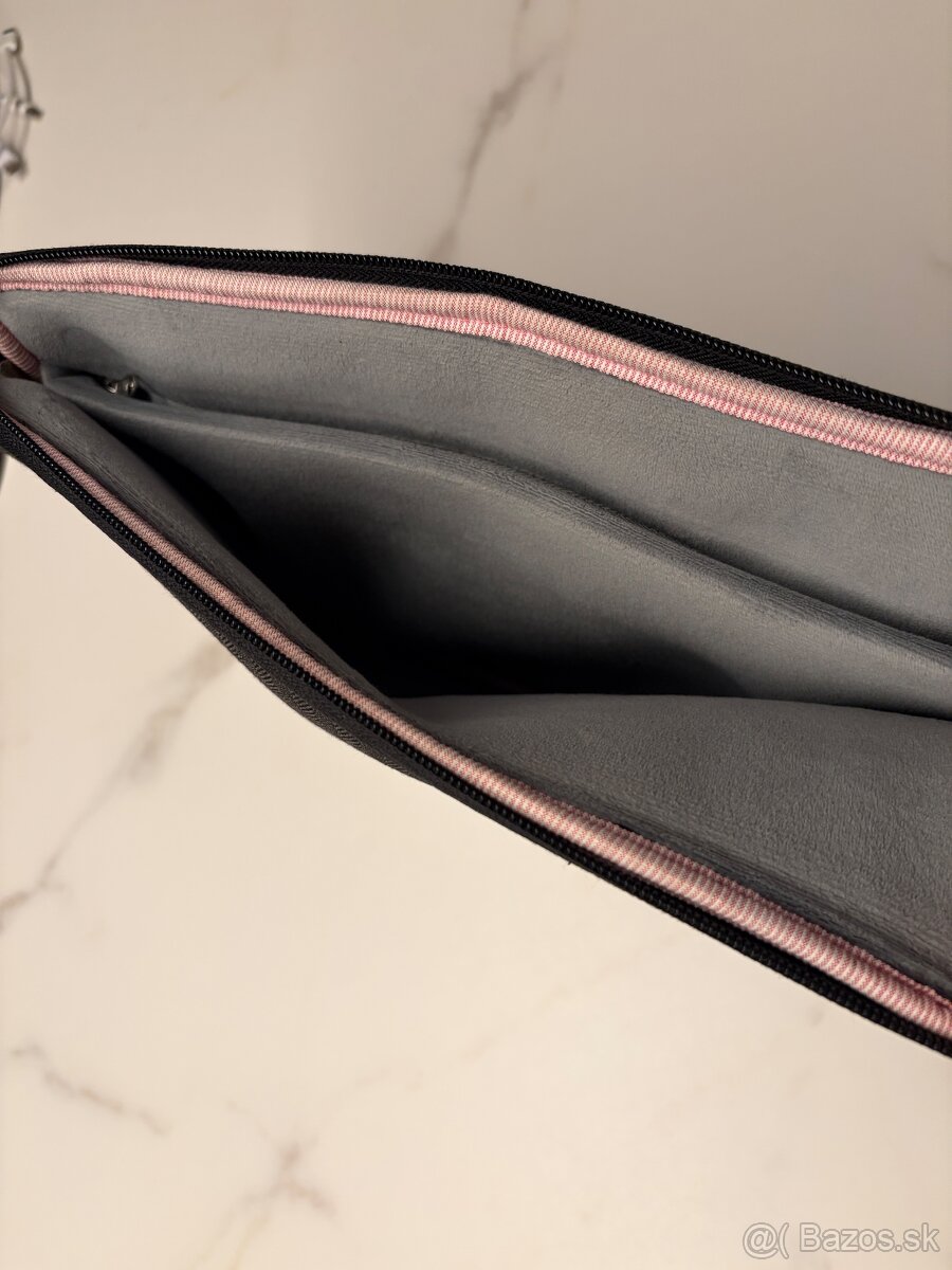 MacBook Pro 14” (2021) M1, 16 GB + obal - 14