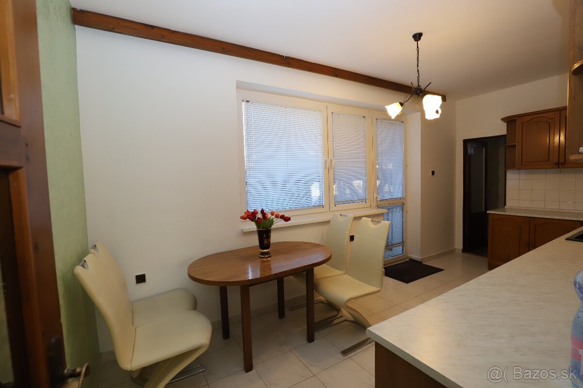 Kompletne zrekonštruovaný 5 izbový rodinný dom,pozemok 659m2 - 14