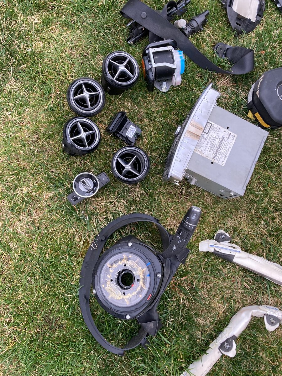 Mercedes-Benz W176 - diely - 14