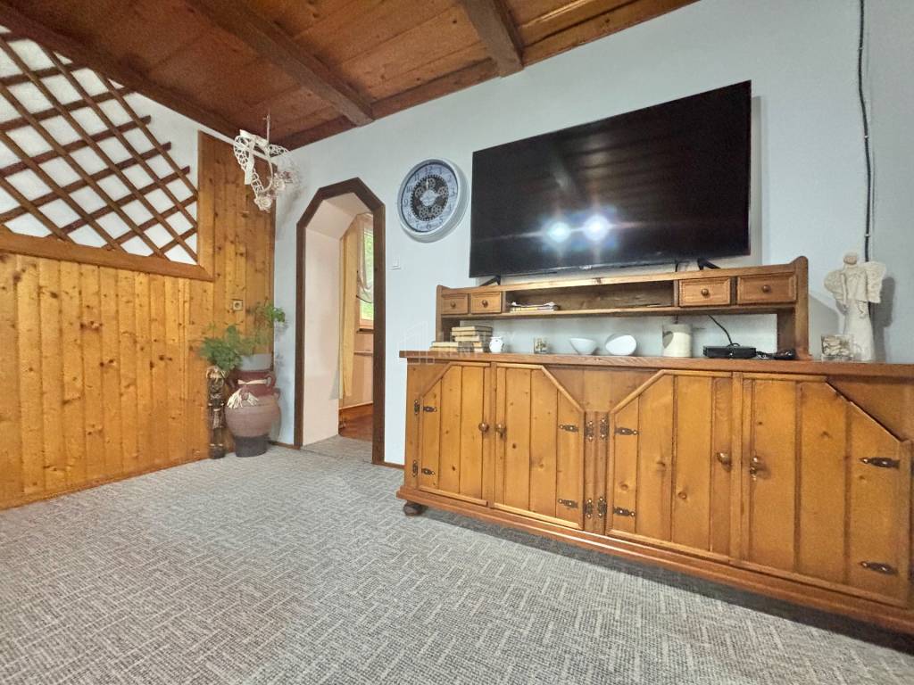 Na predaj jedinečné rodinné sídlo v prekrásnej prírode obce - 14