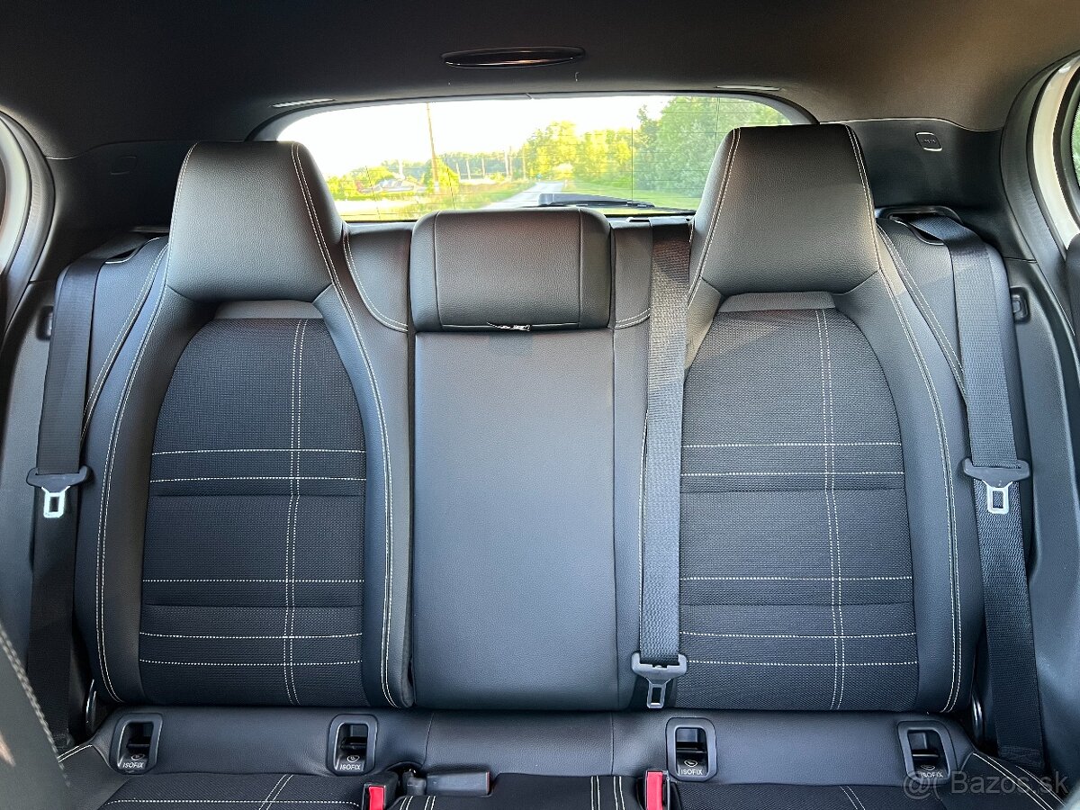 Mercedes-Benz GLA 200 CDI / 1. majiteľ / garážované - 14