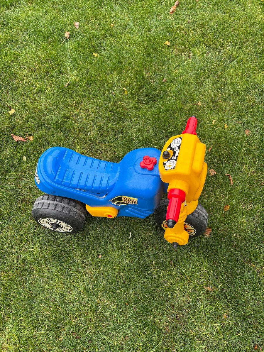 Lyže, palice, bicykle, nosič - 14