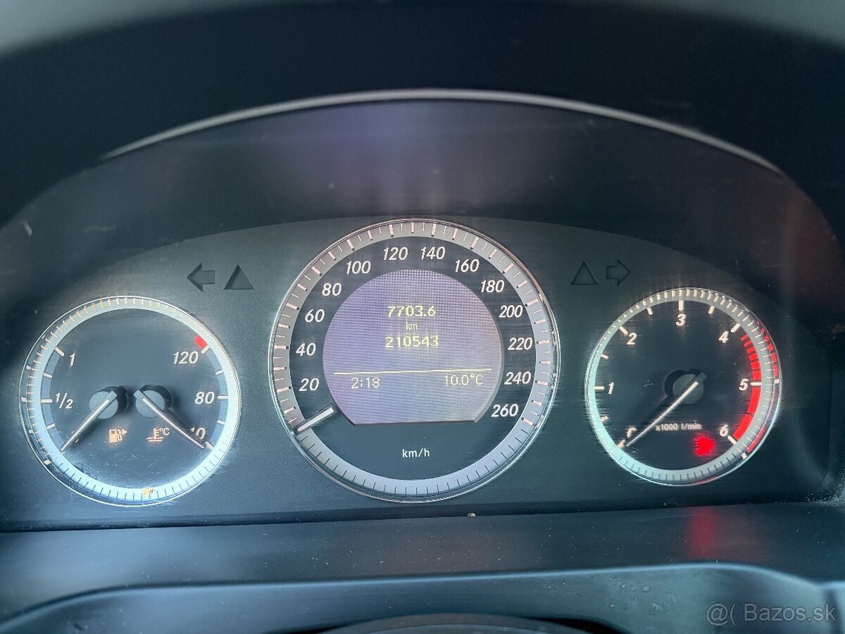 MERCEDES-BENZ C200CDI W204 3M FÓLIA MODEL 2011 - 14