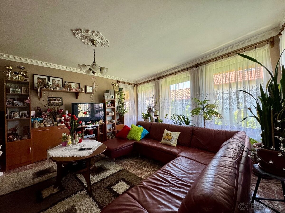 MAĎARSKO - ENCS 4 IZBOVÝ DOM S GARÁŽOU A TERASOU, PEKNÁ ZÁH - 14