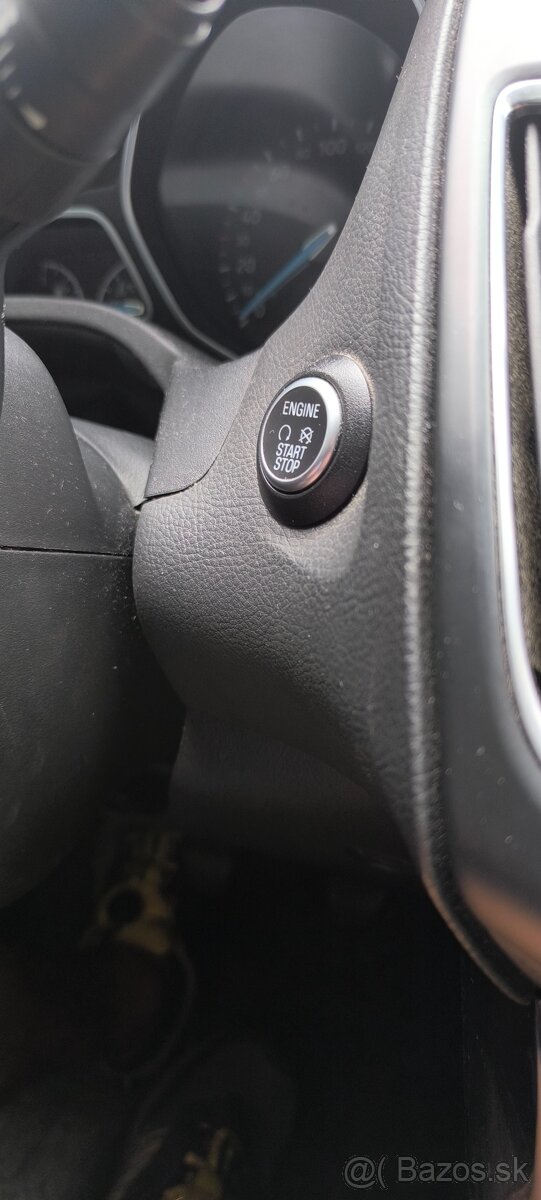 Ford Focus Kombi 1.0 EcoBoost Titanium X - 14