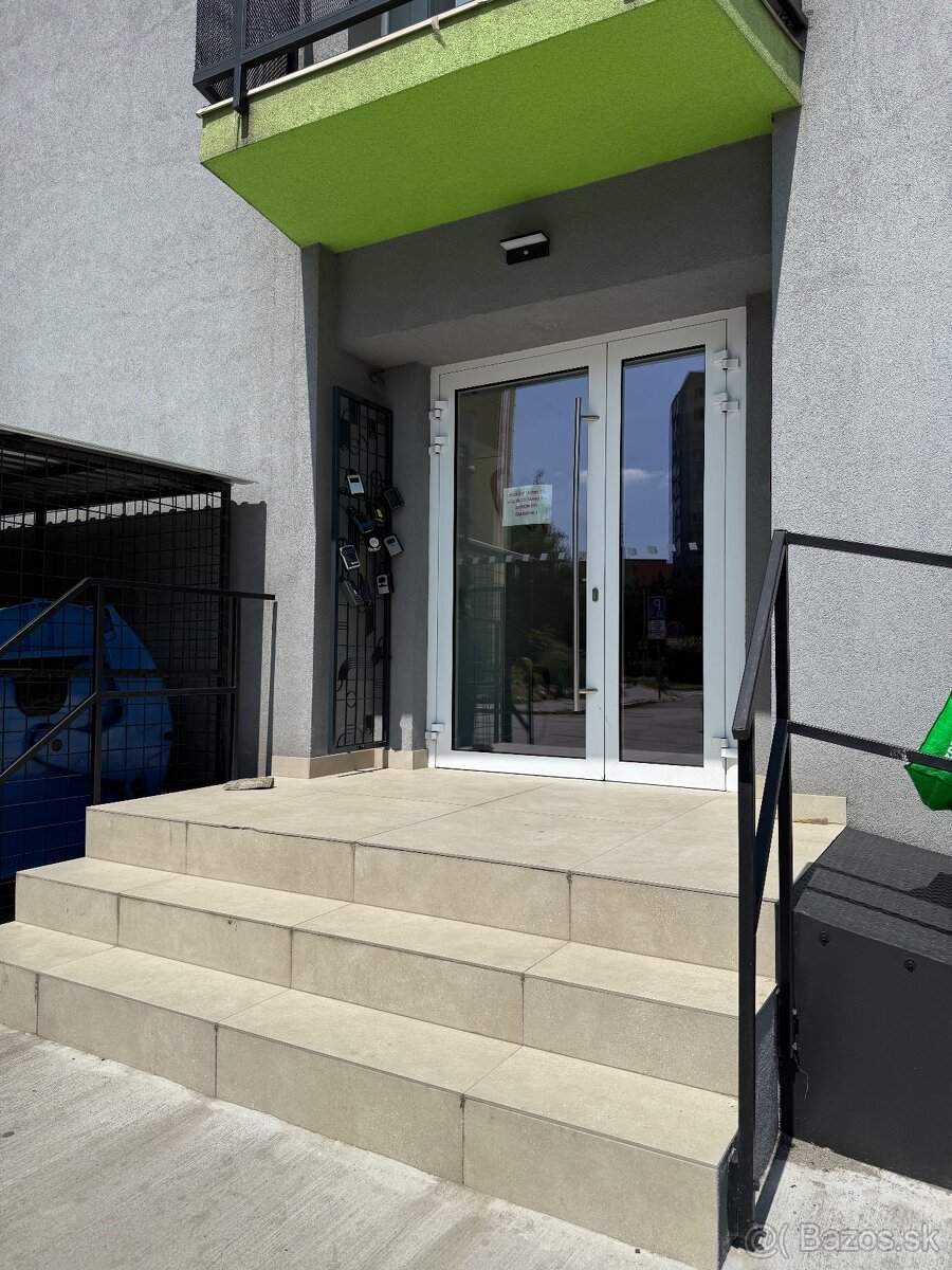 Krátkodobý prenájom v meste Košice na ulici Kríva 18, blízko - 14