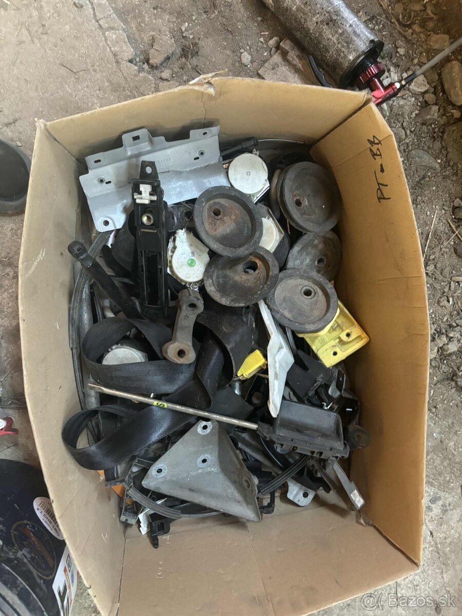 Vw t5 caravelle interiér - 14