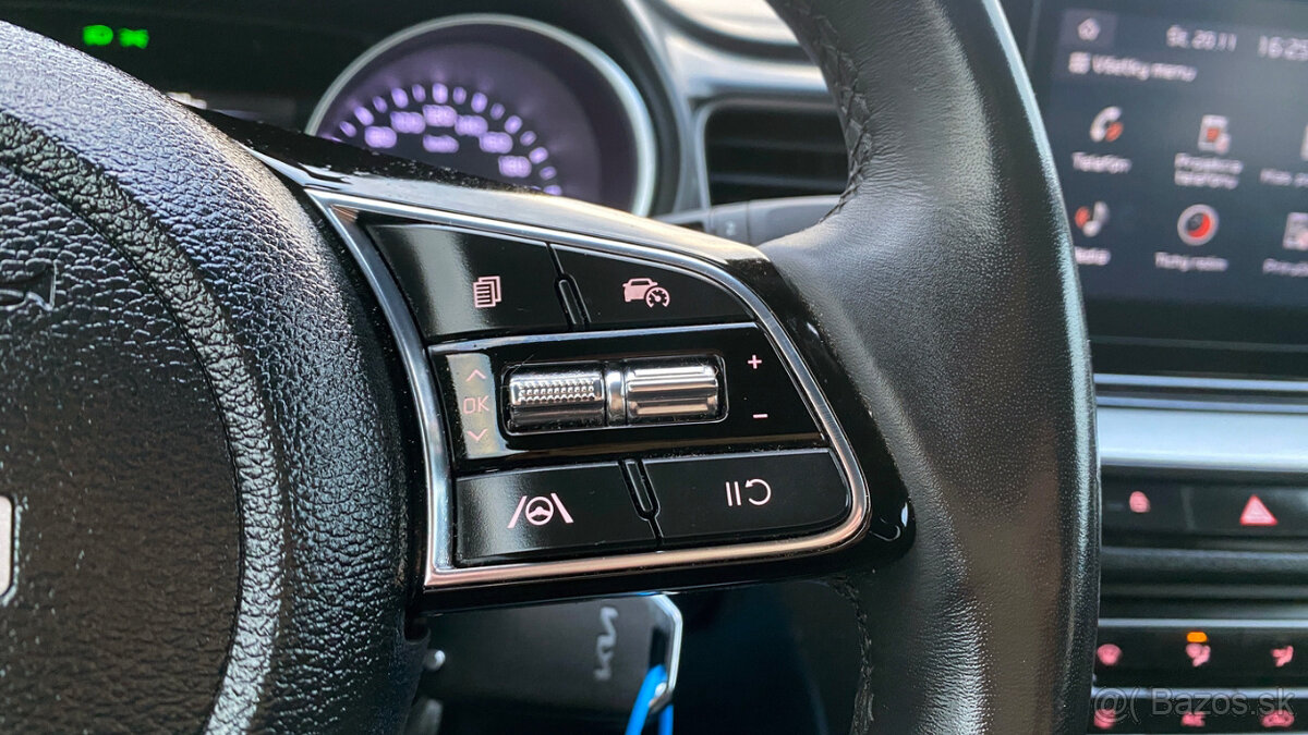 Kia Ceed SW 1.5 T-GDi Silver 118kW 6/2022 29000km TOP - 14