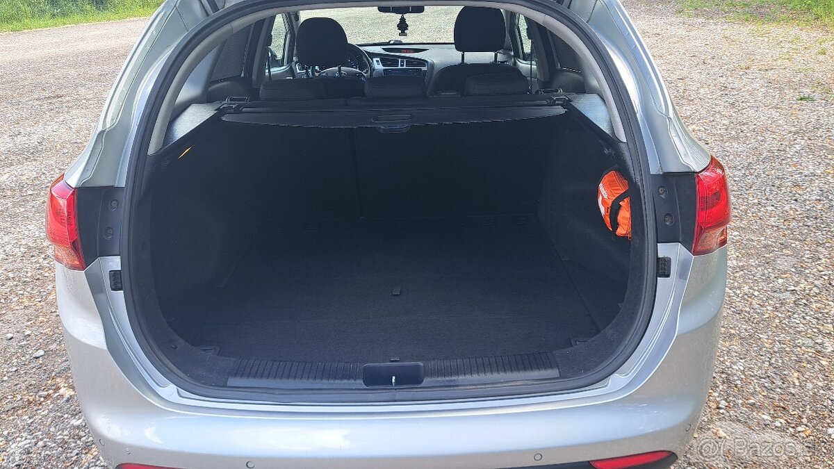 Kia Ceed sw 1,6 benzín - 14