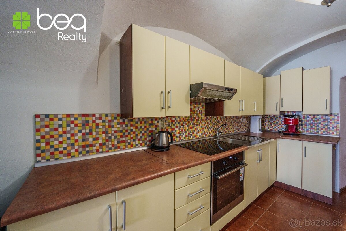 NA PREDAJ: Meštiansky dom so 6 bytmi v nájme, centrum Levoče - 14