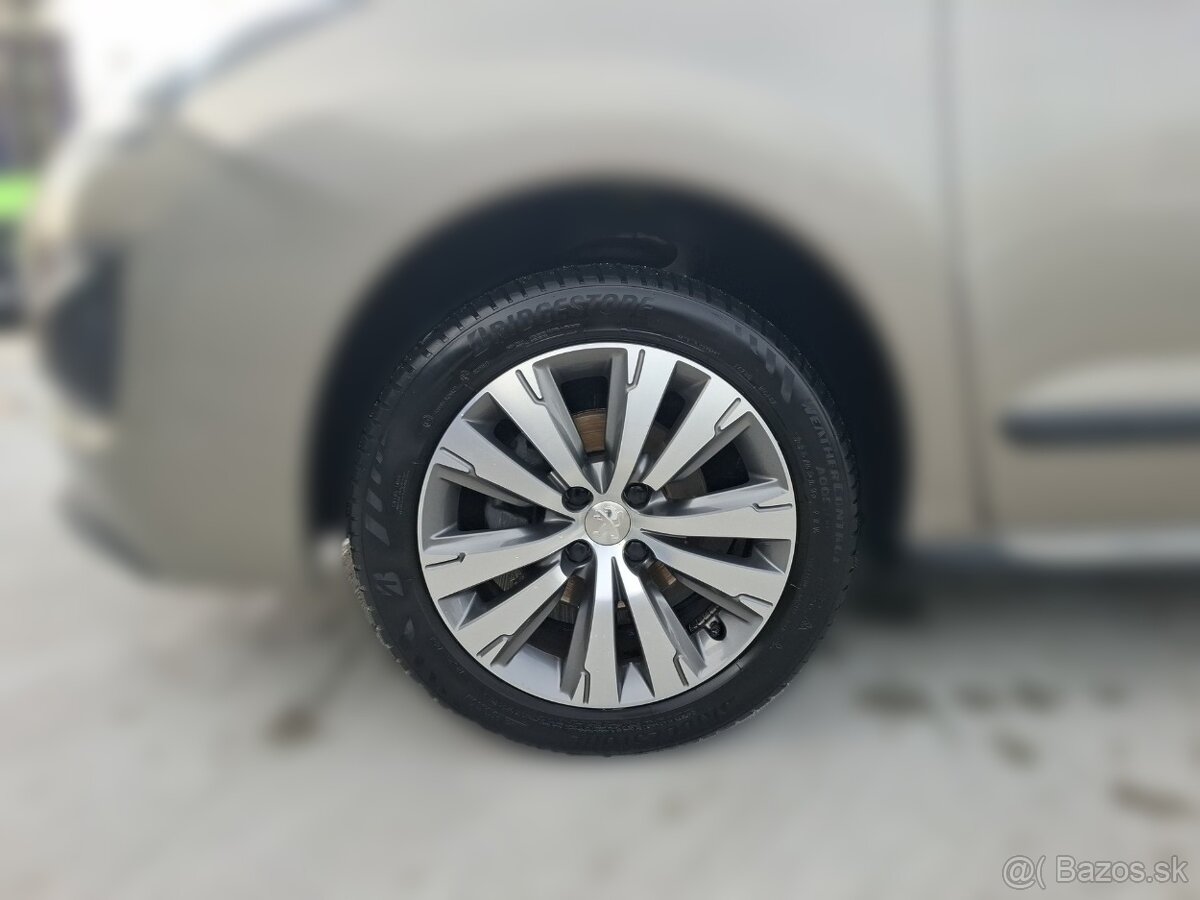 Peugeot 3008 STYLE 1,6 BLUEHDI 120K 6M/T - 14