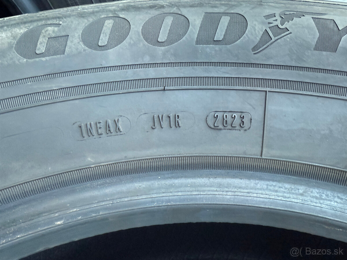 PREDÁM 4 kusy zimné pneumatiky GOODYEAR 255/65 R18 111H - 14