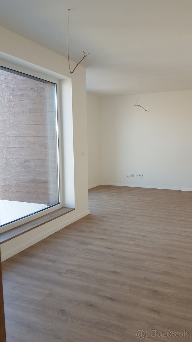 Predám 2 izb. byt, 47,41 m2, parking, pivnica Lorinčík Háje - 14