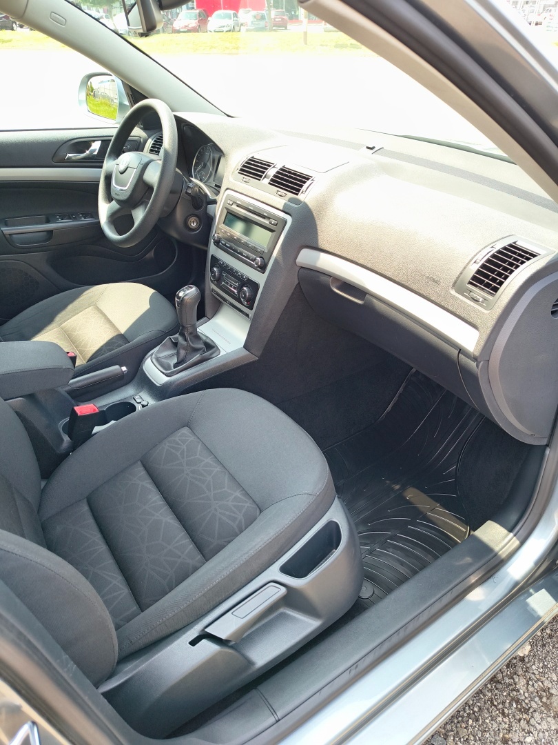 Škoda Octavia 2 Combi 2.0 TDI CR - 14