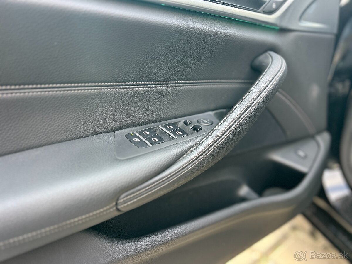 BMW Řada 5 | 520i TwinTurbo - 14