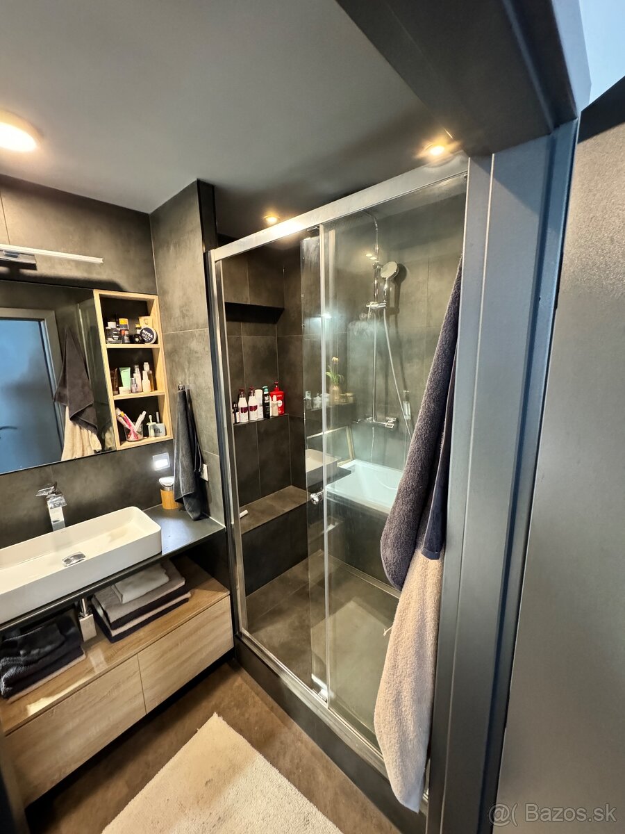 Prenájom - Nadštandardne zariadený 3 izbovy byt s loggiou - 14