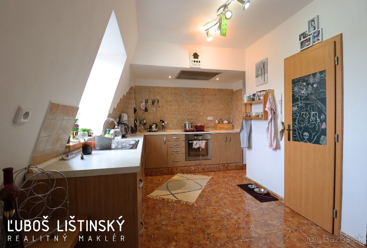 ZNÍŽENA CENA Rodinného domu na Velickom námestí, Poprad - 14