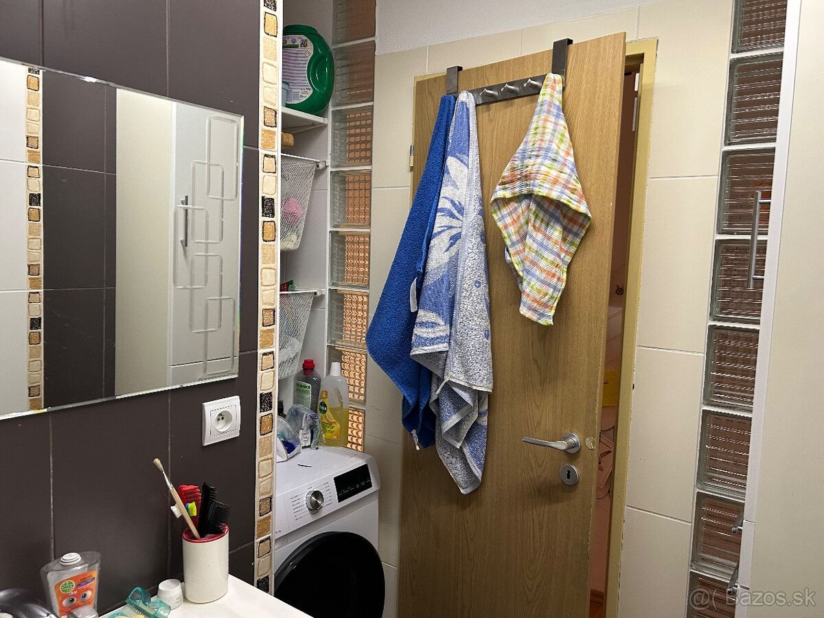 3-IZBOVÝ BYT S LOGGIOU V CENTRE RIMAVSKEJ SOBOTY - 14