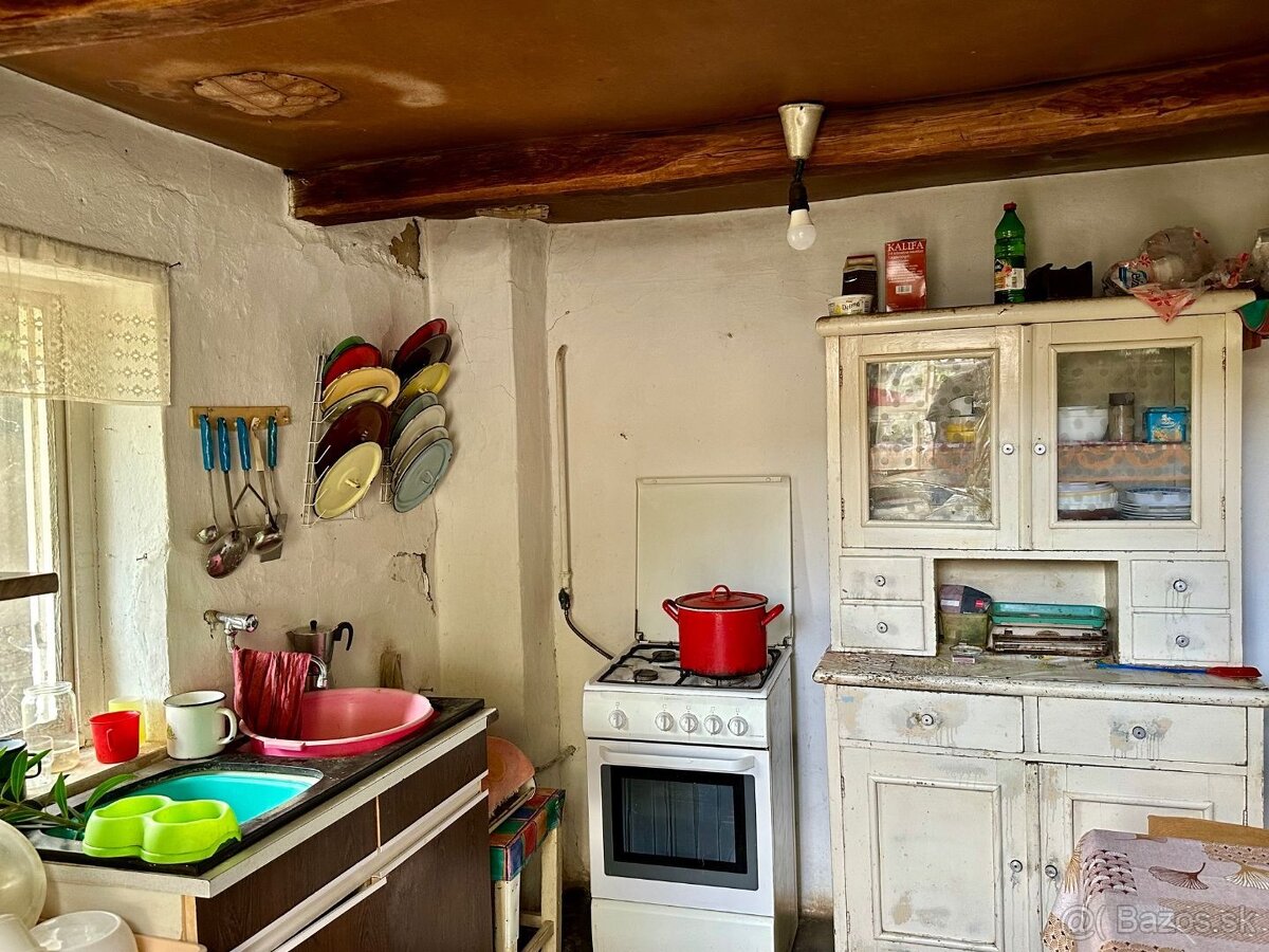 MAĎARSKO - ENCS PEKNÝ TROJIZBOVÝ DOM S ROZLOHOU 80 M2 A PEK - 14