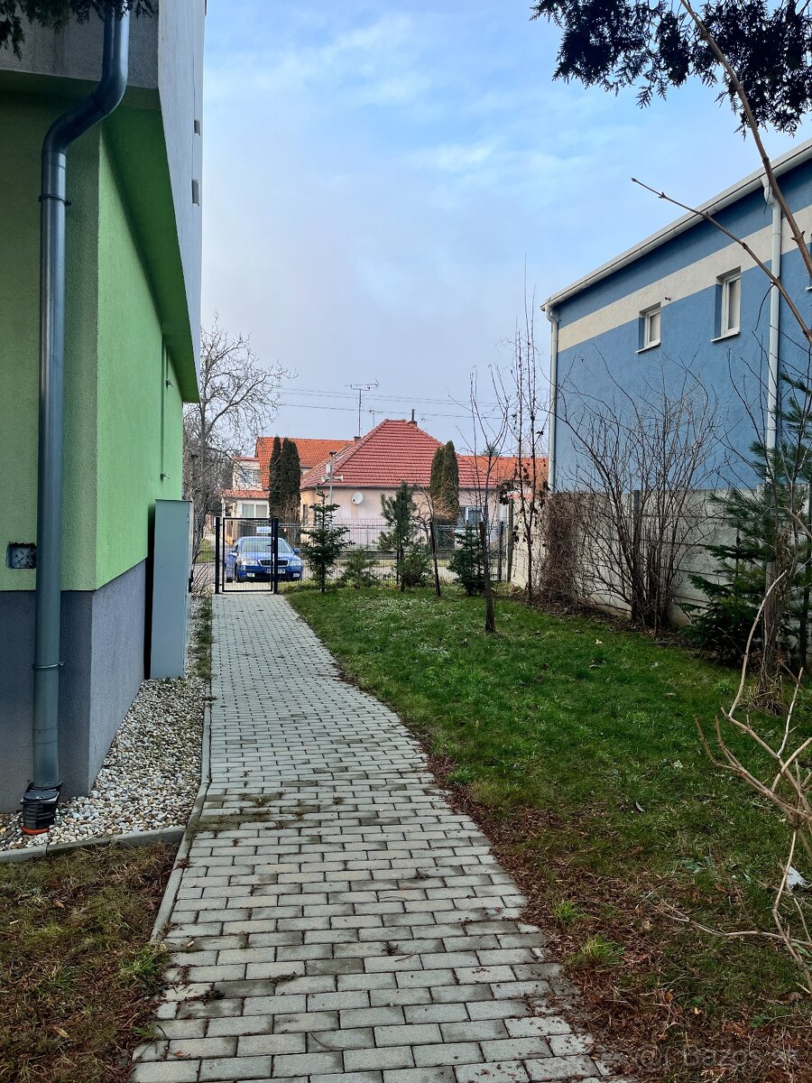 𝗣𝗿𝗲𝗻𝗮́𝗷𝗼𝗺: úplne nový 2-izbový byt, balkón, parkovan - 14