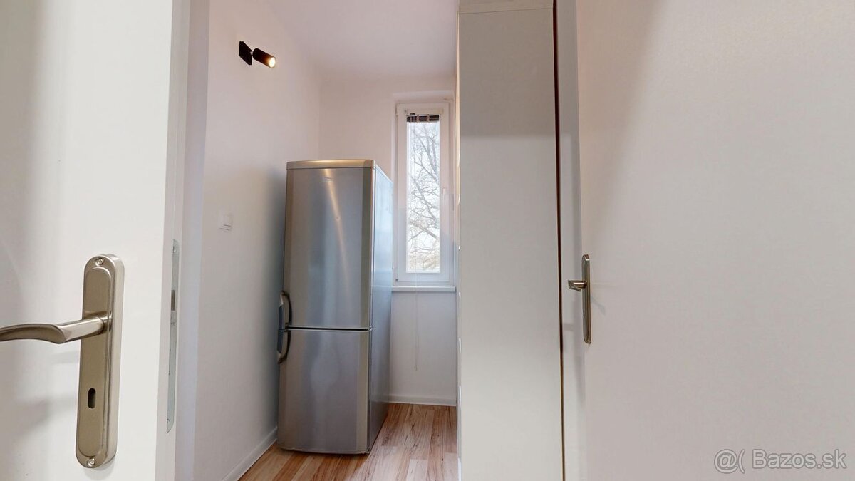 PINK Reality - Prenájom 2-izbového bytu po kompletnej rekonš - 14