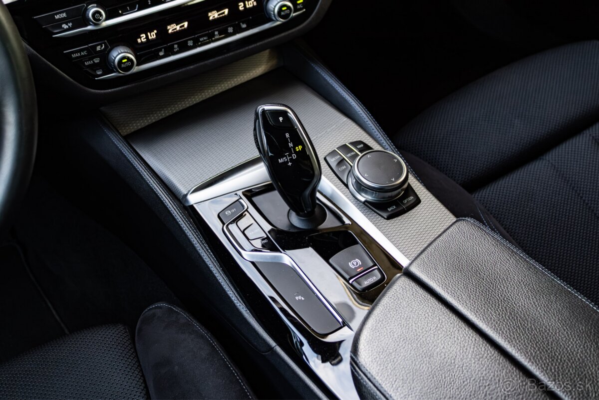 BMW 520d xDrive M Sport / TOP STAV / Virtuálny kokpit / - 14