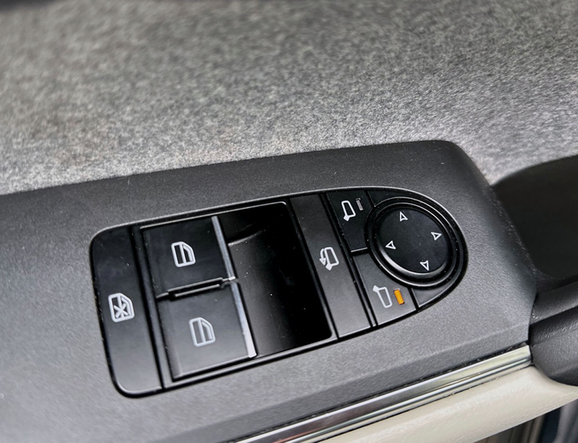 Mazda MX-30 e-Skyactiv Exclusive-line r.04/2024 - 14