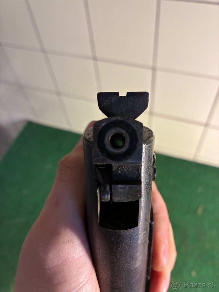 Ruská Vzduchovka iz - 14