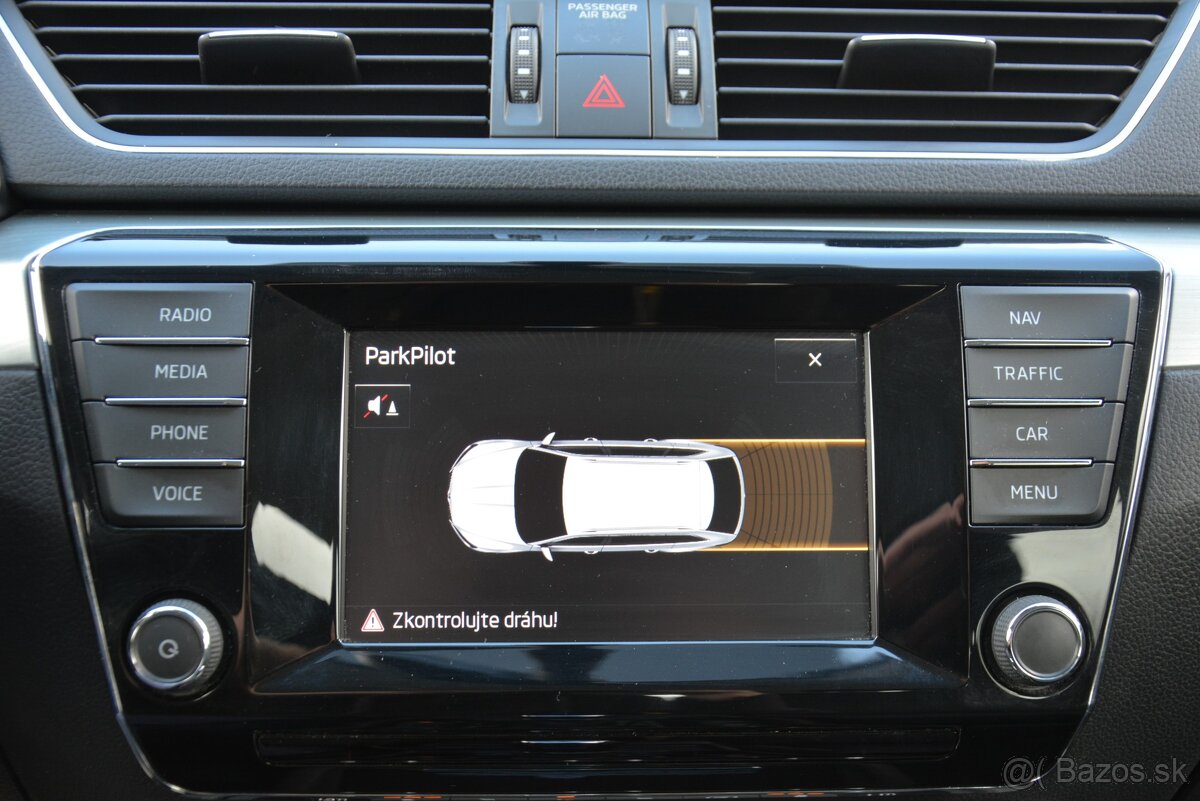 Škoda Superb Combi 2.00 TDI DSG STyle - 14