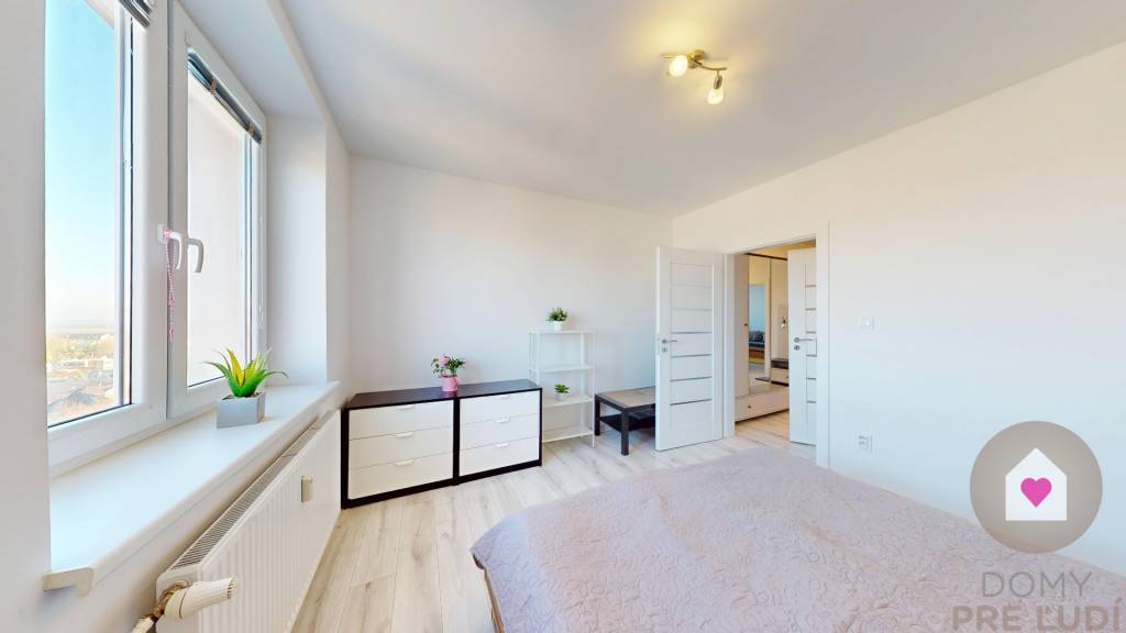 ZREKONŠTRUOVANÝ 3-IZBOVÝ BYT (74 m2) S BALKÓNOM, PIVNICOU, 2 - 14