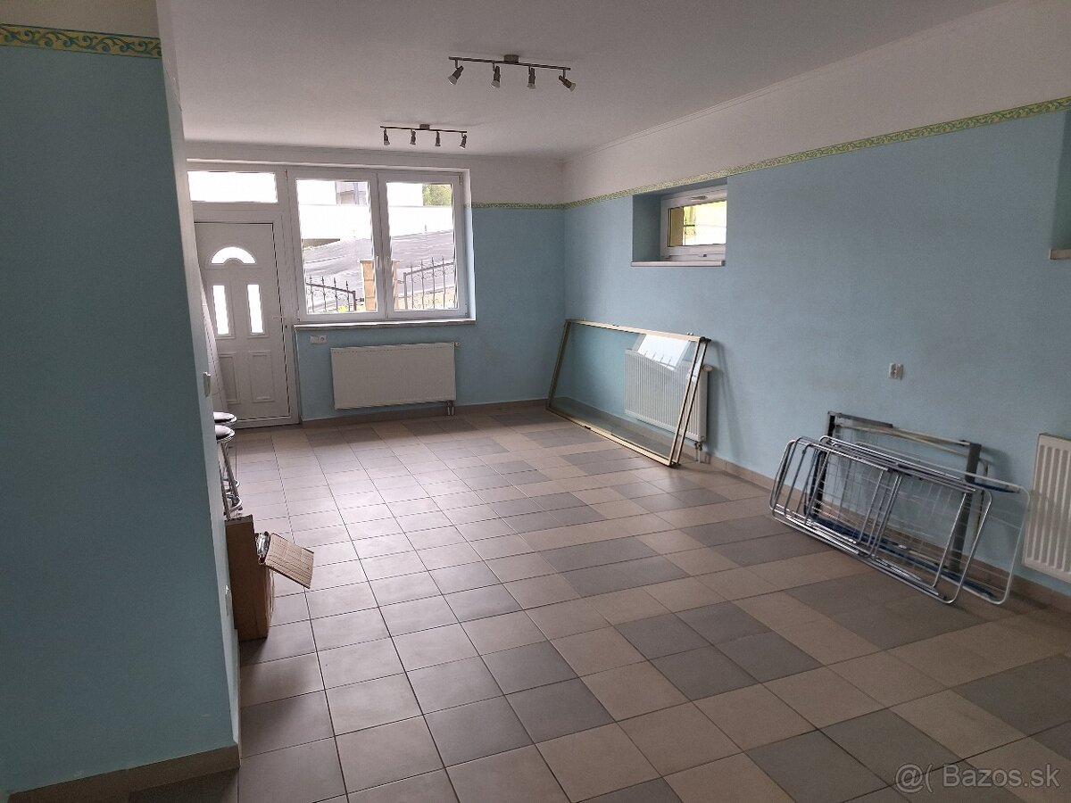 Predáme rodiný dom v Krásne nad Kysucou - 14