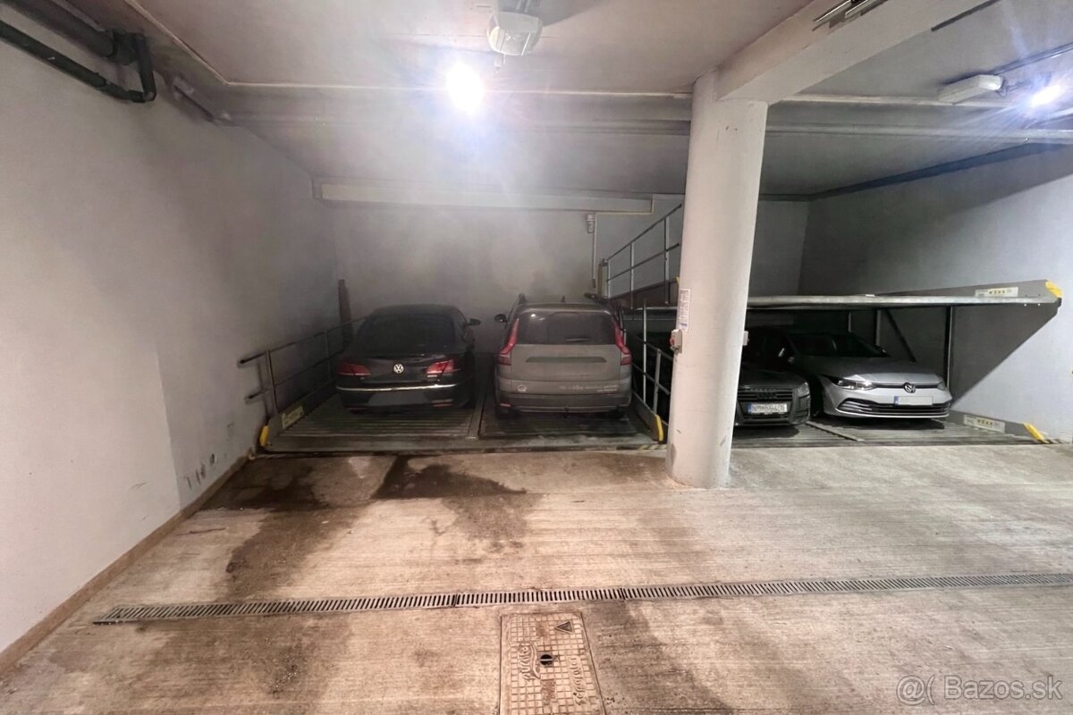 Prenájom 3-izb. byt v centre s garážovým státím - 14