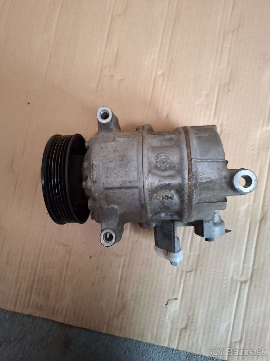 ŠKODA OCTAVIA 2 sedan zadný naraznik a kompresor klimatizáci - 14