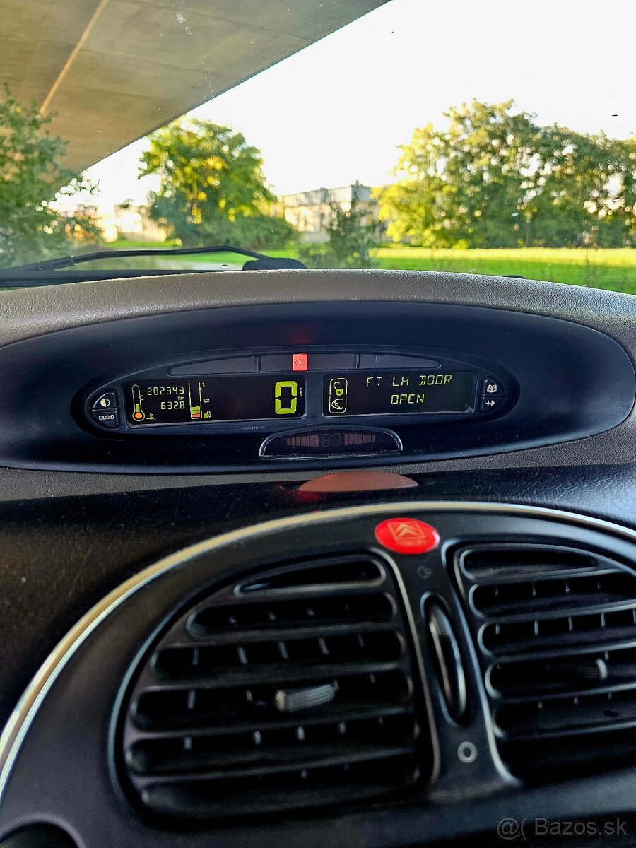 Citroen Xara Picasso 1.8 benzín 85 kw 2003 - 14