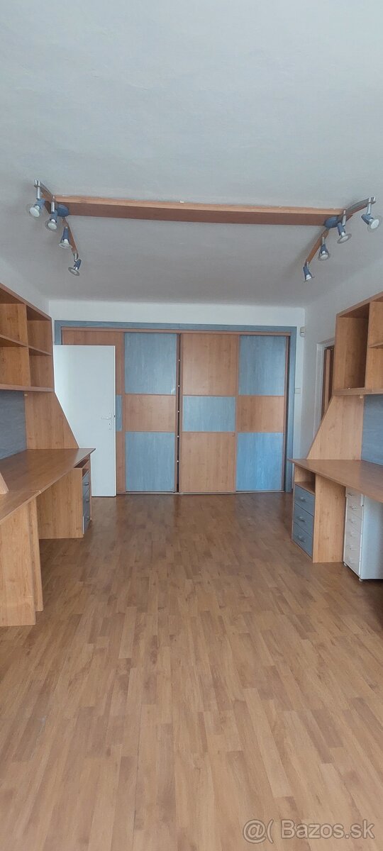 5 PRECHODOVÝCH KANCELÁRIÍ - 14