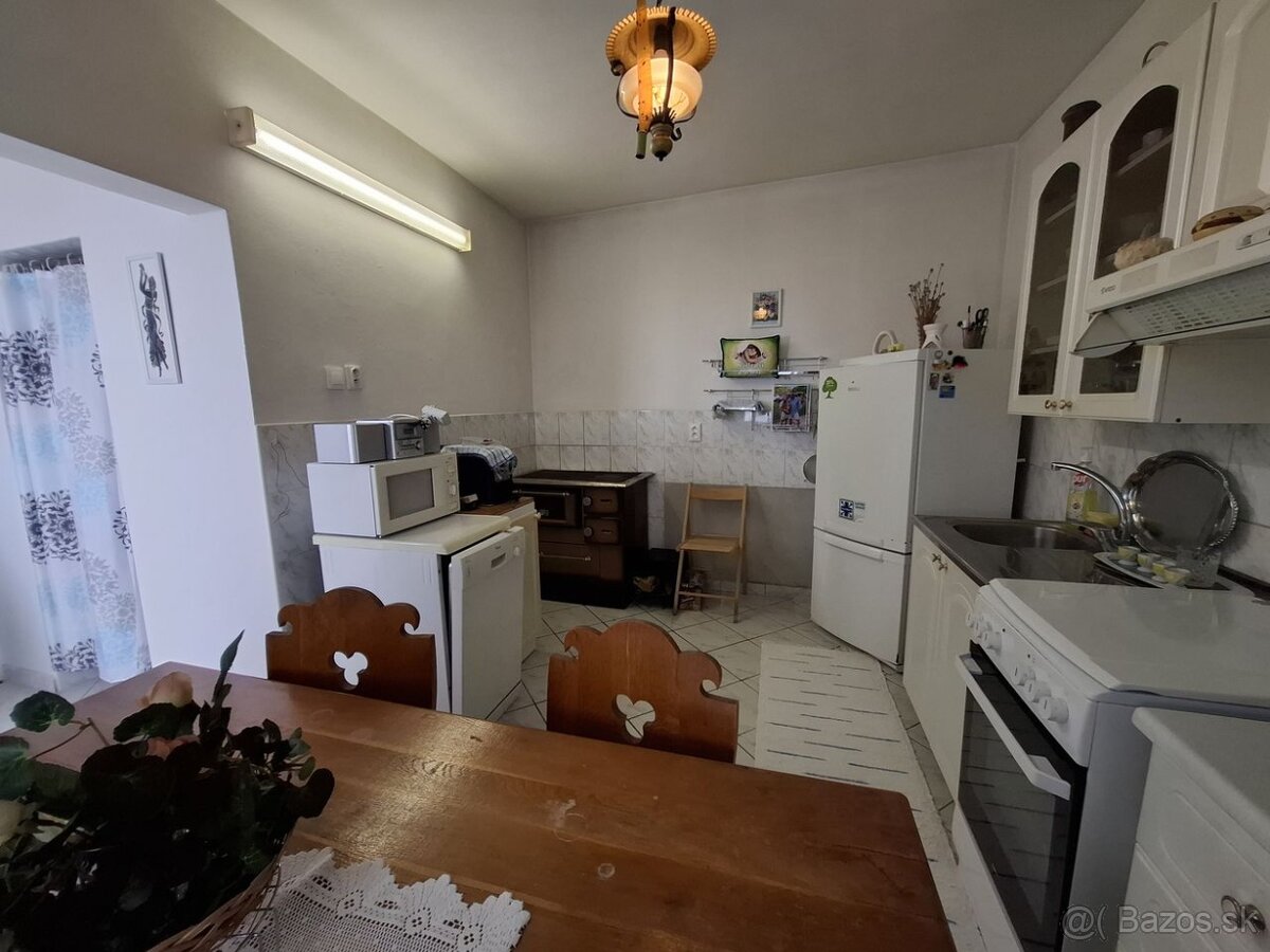 NA PREDAJ - rodinný dom Radobica, okr. Prievidza - 14