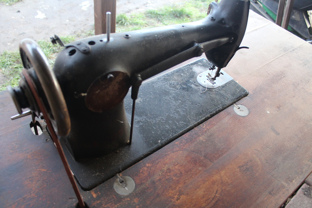 Šicí stroj - 14