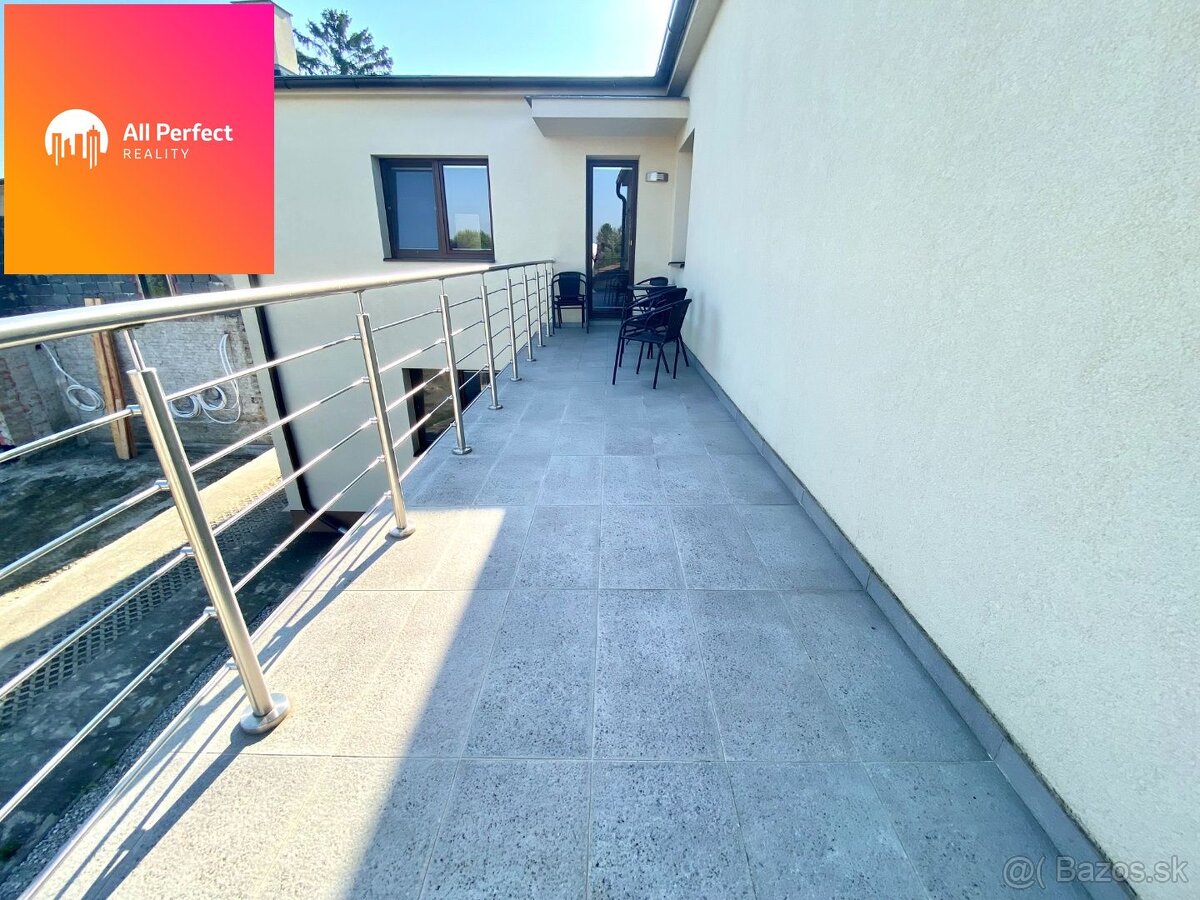 Priestranný zariadený 4-izbový byt s veľkou loggiou, balkóno - 14