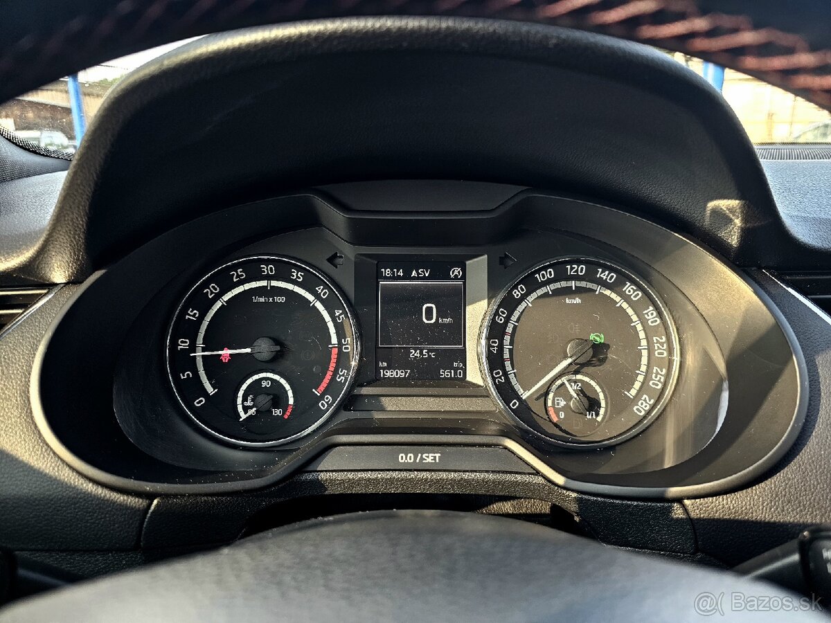 Škoda Octavia Combi 2.0 TDI DPF RS DSG - 14