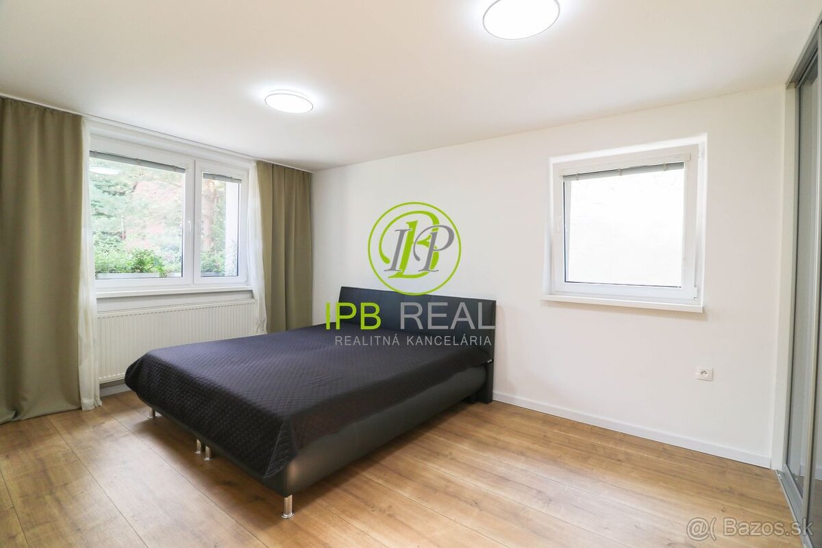 Pekný 7-izbový kompletne zariadený rodinný dom s garážou s v - 14