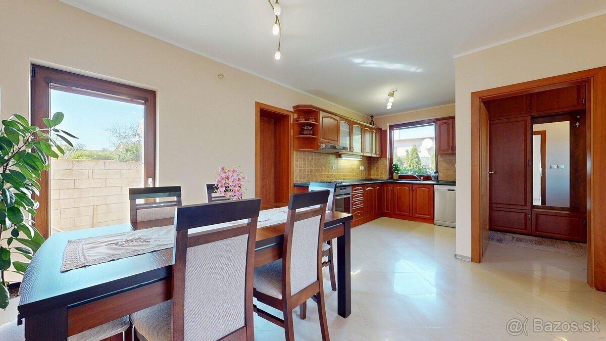 Štýlový 4i dom so zimnou záhradou a záhr. domčekom | Hrubá B - 14